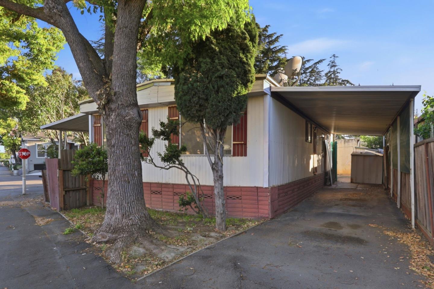 Detail Gallery Image 4 of 36 For 900 Golden Wheel Park Dr #01,  San Jose,  CA 95112 - 3 Beds | 2 Baths