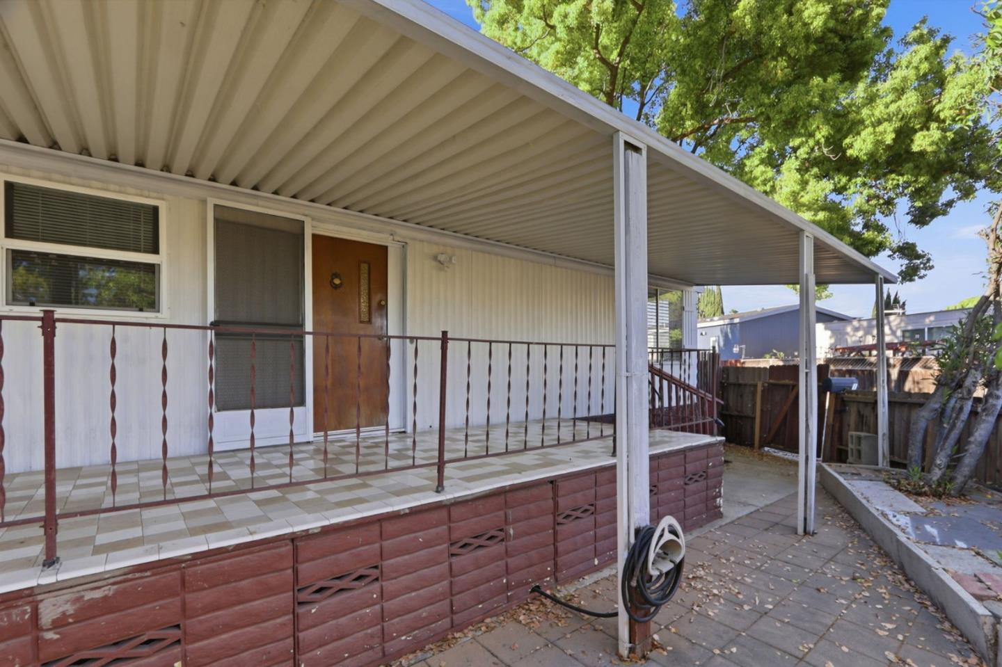 Detail Gallery Image 6 of 36 For 900 Golden Wheel Park Dr #01,  San Jose,  CA 95112 - 3 Beds | 2 Baths