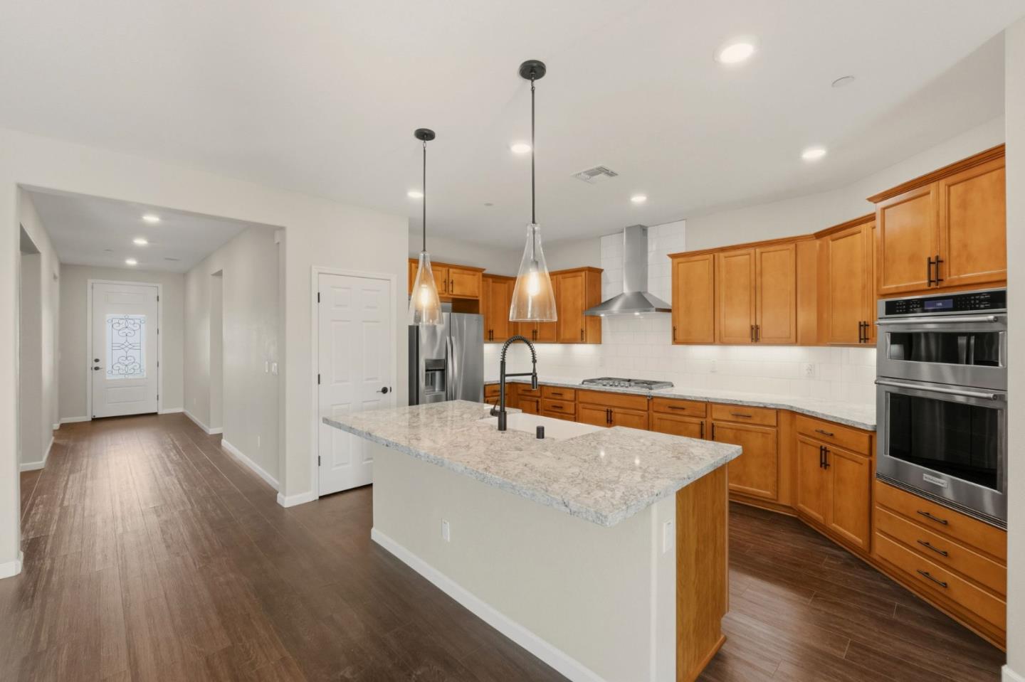 Detail Gallery Image 12 of 32 For 608 Somerset Way, Patterson,  CA 95363 - 3 Beds | 2 Baths