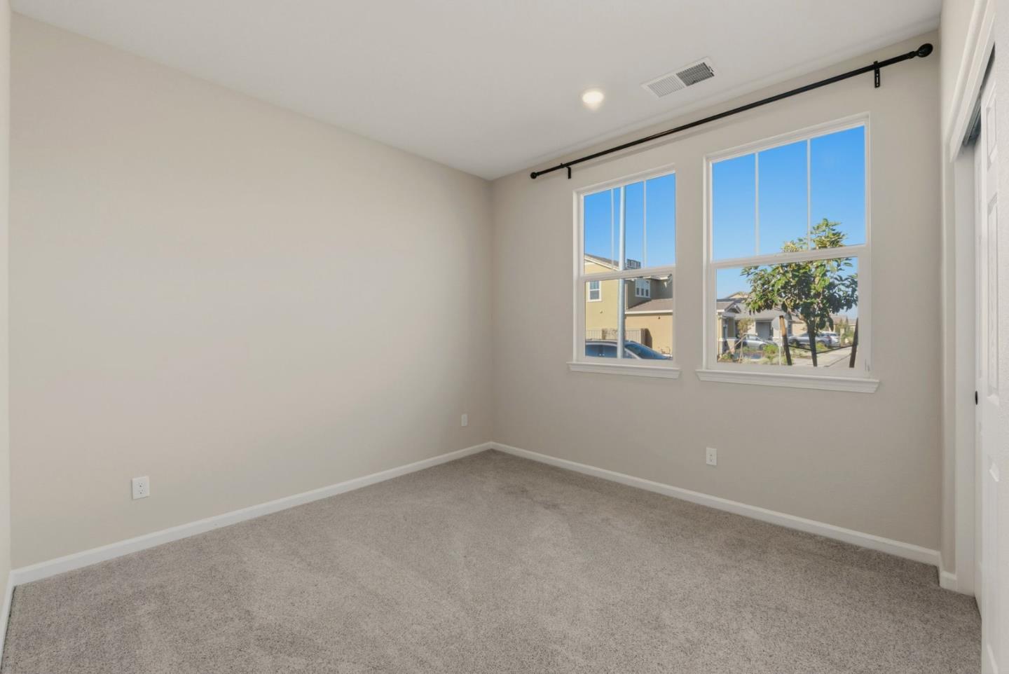 Detail Gallery Image 25 of 32 For 608 Somerset Way, Patterson,  CA 95363 - 3 Beds | 2 Baths