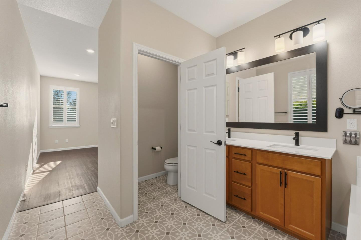 Detail Gallery Image 30 of 32 For 608 Somerset Way, Patterson,  CA 95363 - 3 Beds | 2 Baths