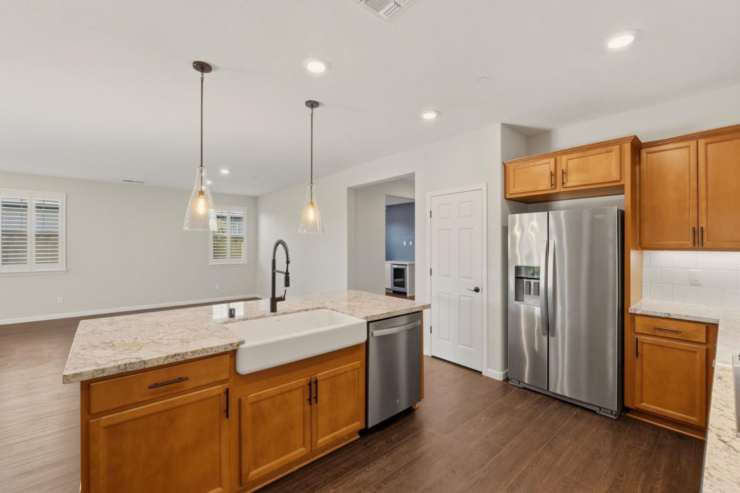 Detail Gallery Image 9 of 32 For 608 Somerset Way, Patterson,  CA 95363 - 3 Beds | 2 Baths