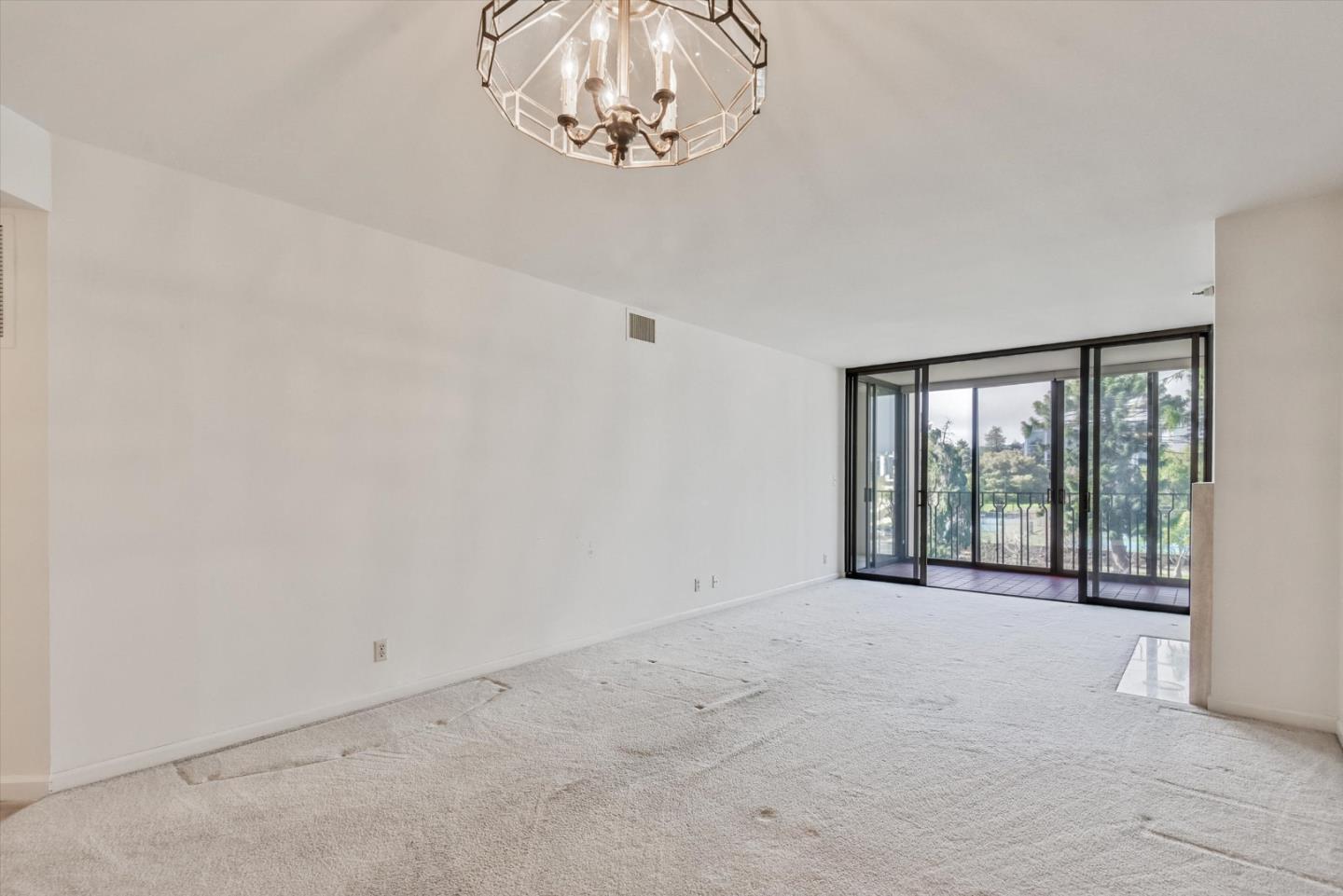 Detail Gallery Image 10 of 43 For 555 Laurel Ave #415,  San Mateo,  CA 94401 - 1 Beds | 2 Baths