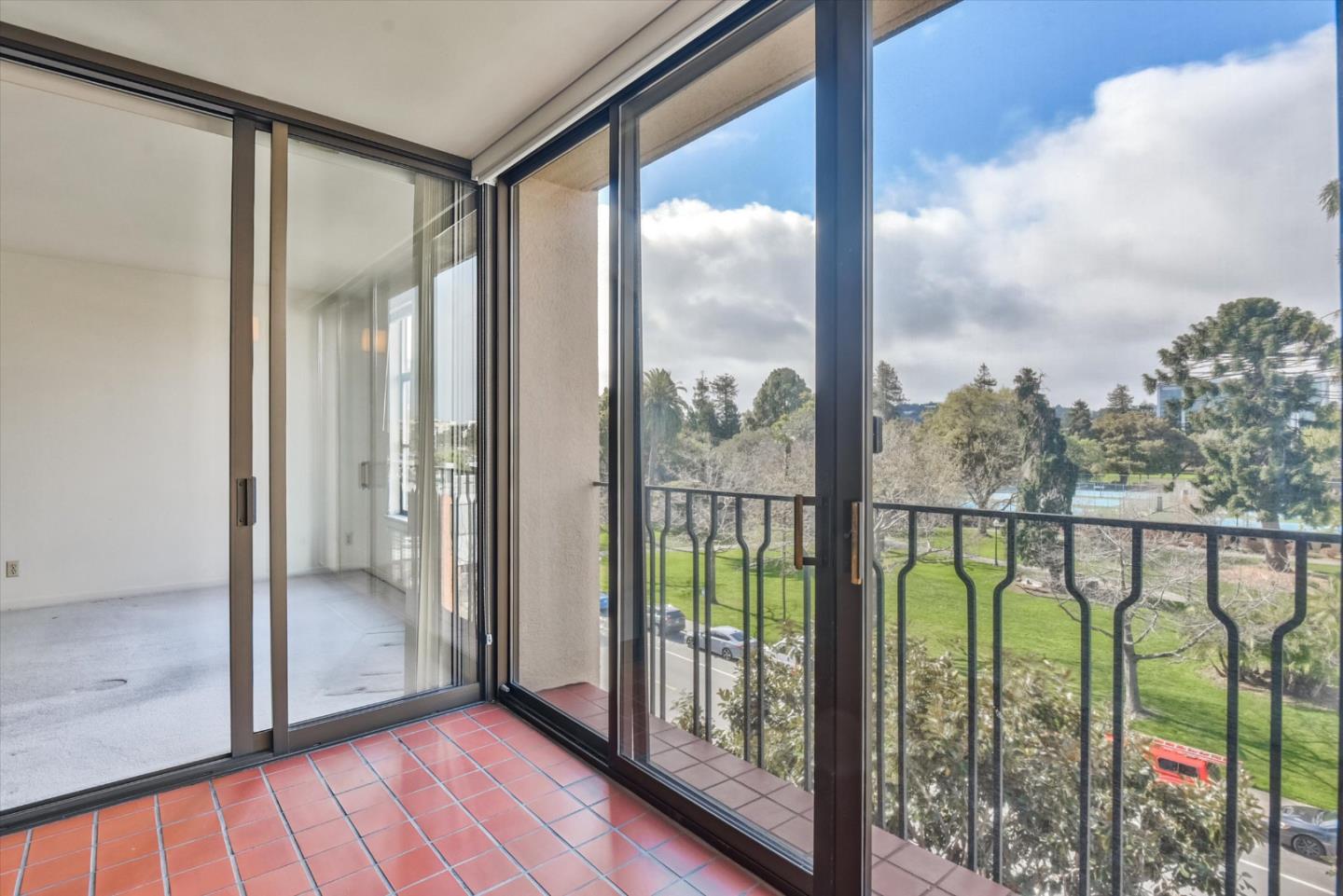 Detail Gallery Image 14 of 43 For 555 Laurel Ave #415,  San Mateo,  CA 94401 - 1 Beds | 2 Baths