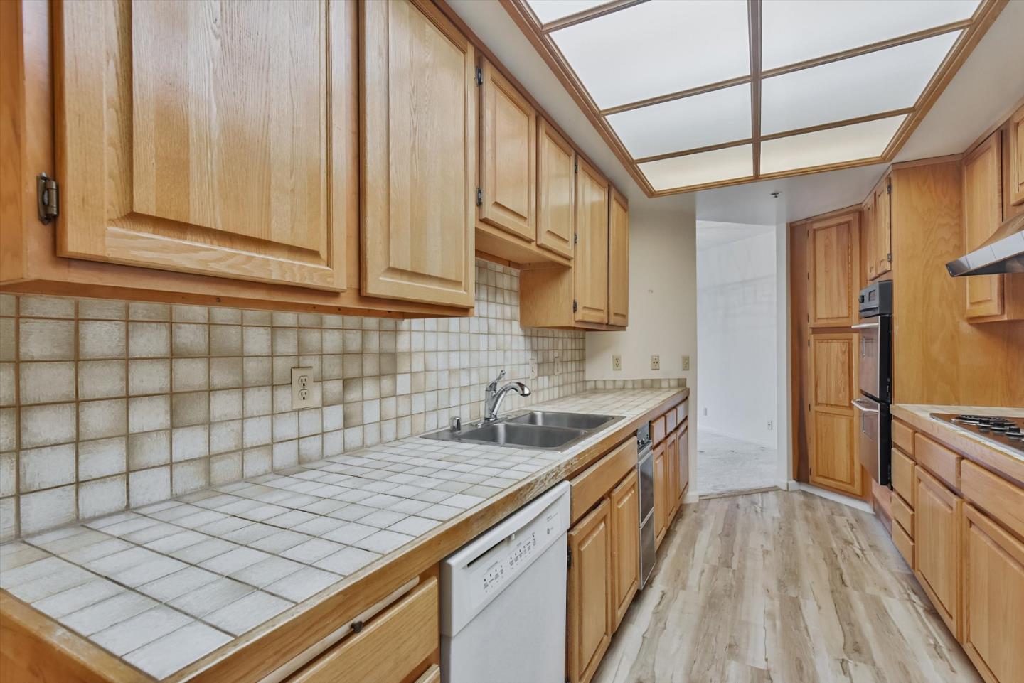 Detail Gallery Image 21 of 43 For 555 Laurel Ave #415,  San Mateo,  CA 94401 - 1 Beds | 2 Baths