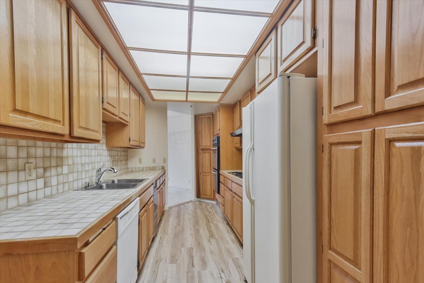 Detail Gallery Image 22 of 43 For 555 Laurel Ave #415,  San Mateo,  CA 94401 - 1 Beds | 2 Baths