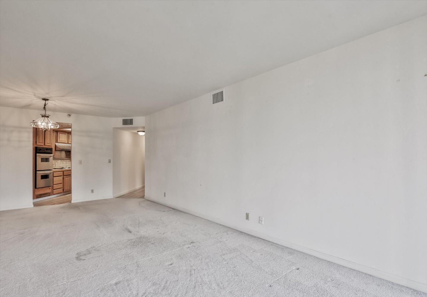 Detail Gallery Image 8 of 43 For 555 Laurel Ave #415,  San Mateo,  CA 94401 - 1 Beds | 2 Baths