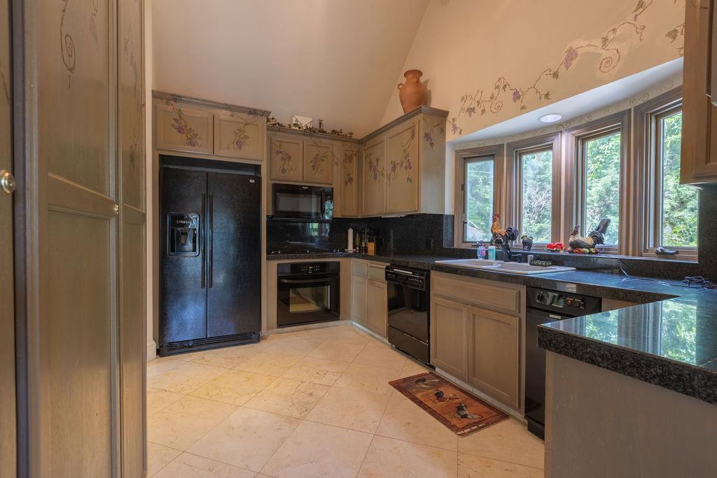 Detail Gallery Image 21 of 46 For 3 Lerner Dr, Calistoga,  CA 94515 - 4 Beds | 4/1 Baths