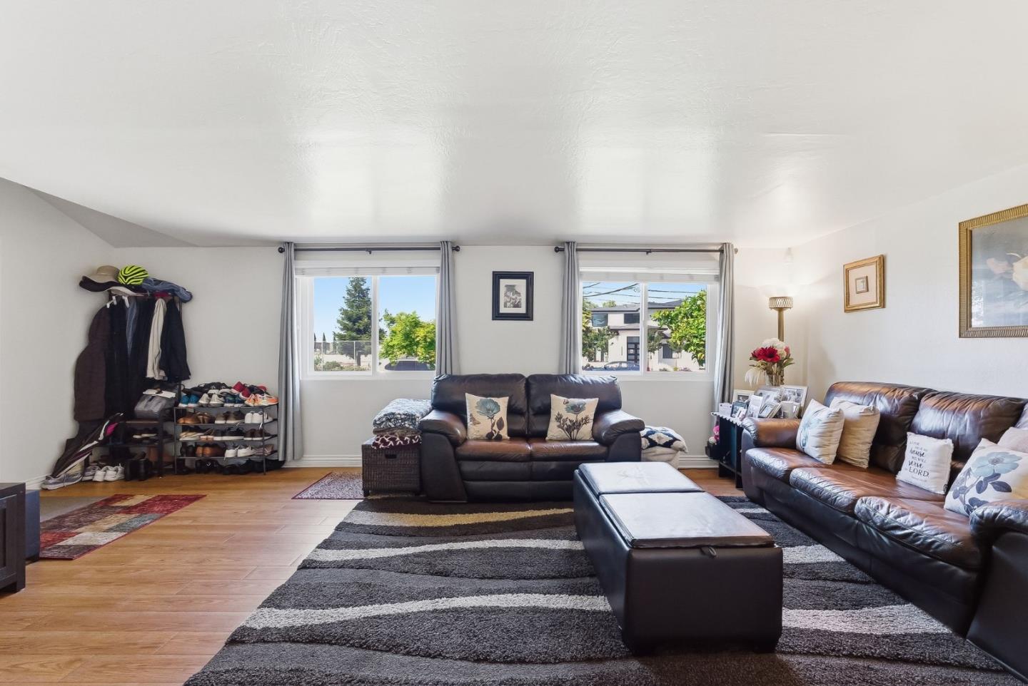 Detail Gallery Image 10 of 49 For 19170 Tilson Ave, Cupertino,  CA 95014 - 5 Beds | 3 Baths