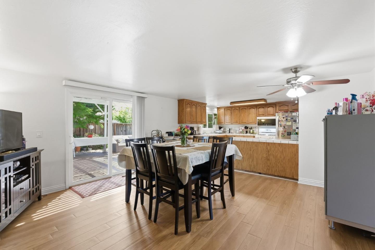 Detail Gallery Image 11 of 49 For 19170 Tilson Ave, Cupertino,  CA 95014 - 5 Beds | 3 Baths