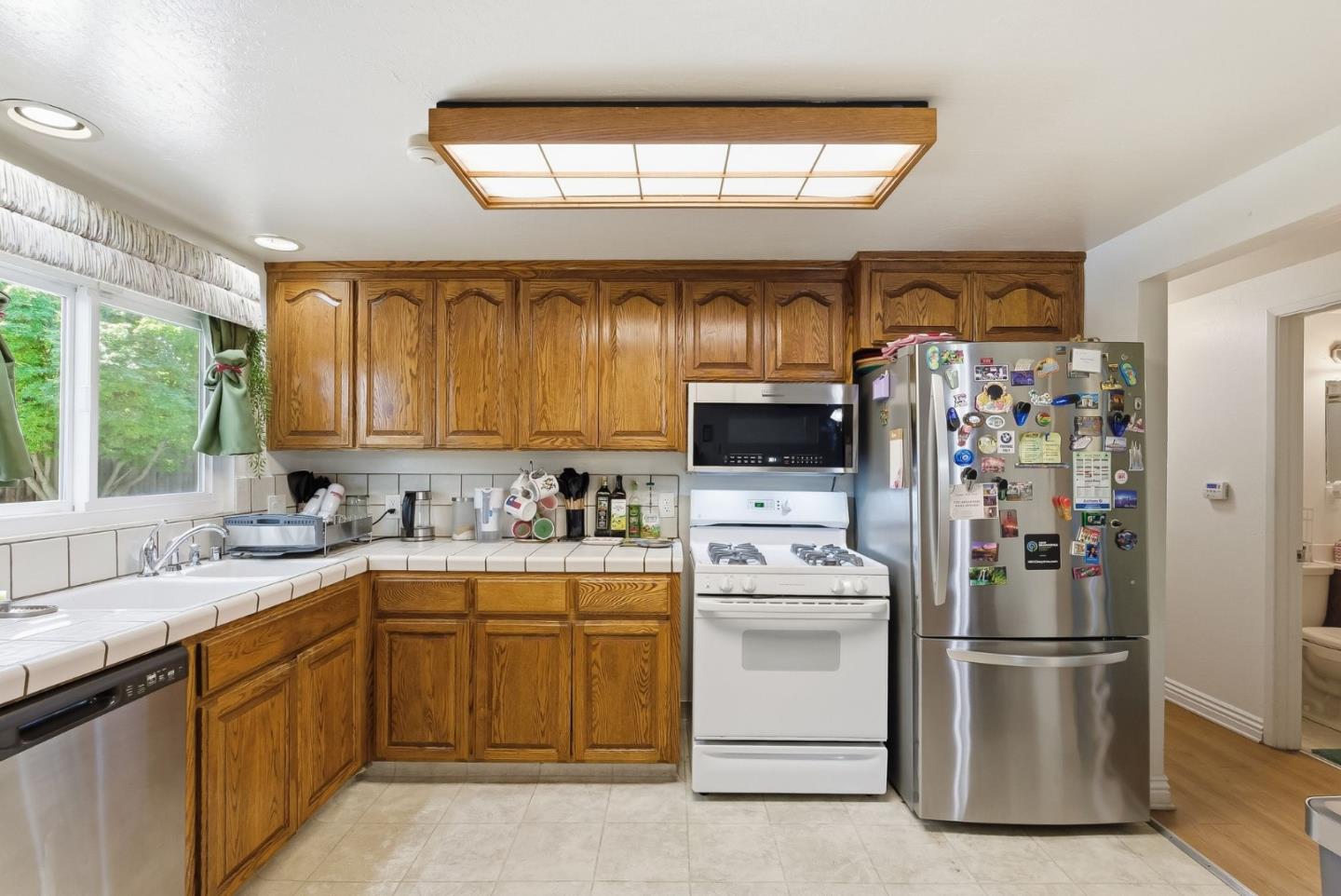 Detail Gallery Image 15 of 49 For 19170 Tilson Ave, Cupertino,  CA 95014 - 5 Beds | 3 Baths