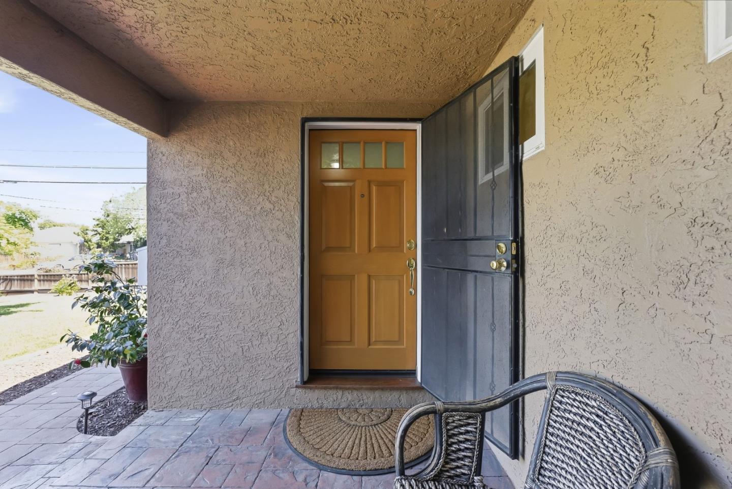 Detail Gallery Image 6 of 49 For 19170 Tilson Ave, Cupertino,  CA 95014 - 5 Beds | 3 Baths