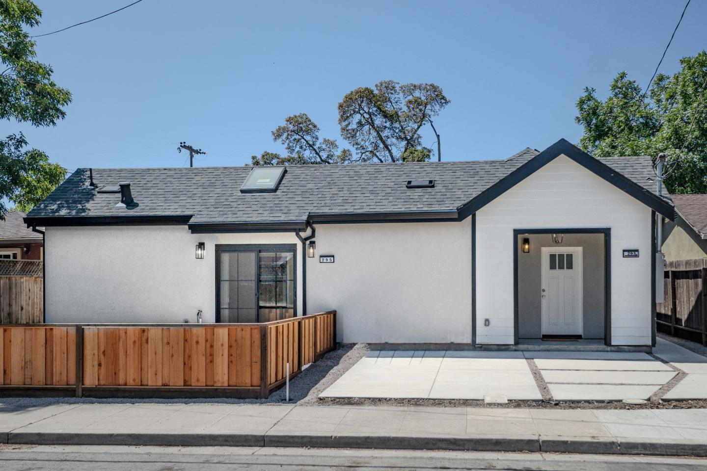 Front Image Thumbnail for ML82040842