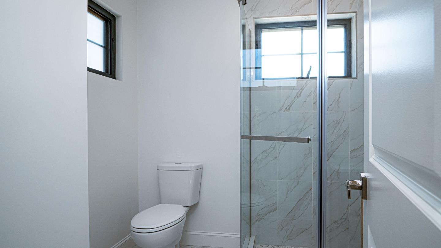 Detail Gallery Image 6 of 10 For 295 Murlagan Ave, Mountain View,  CA 94043 - 3 Beds | 2 Baths