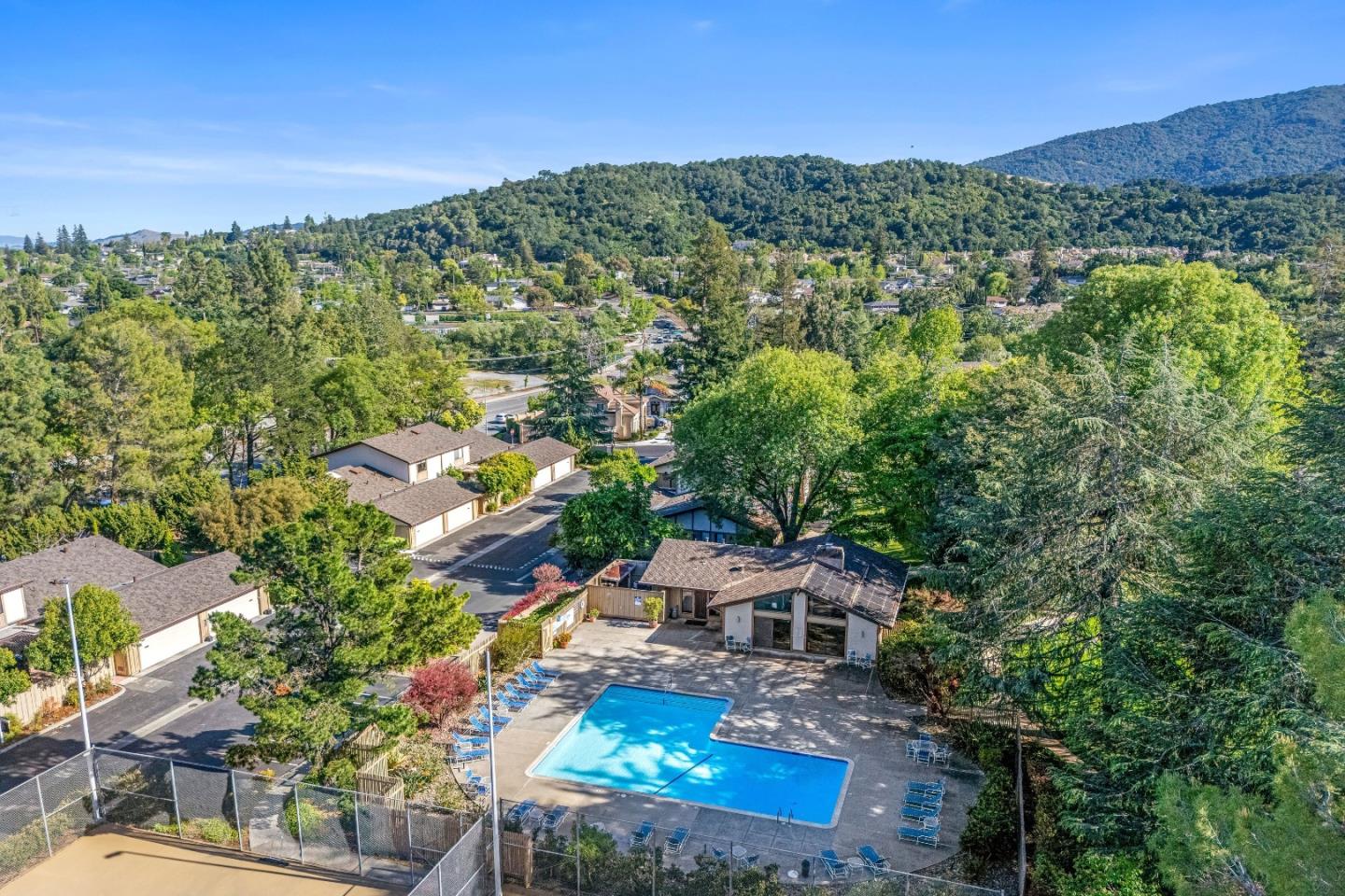 Detail Gallery Image 41 of 45 For 6046 Calle De Rico, San Jose,  CA 95124 - 2 Beds | 2/1 Baths