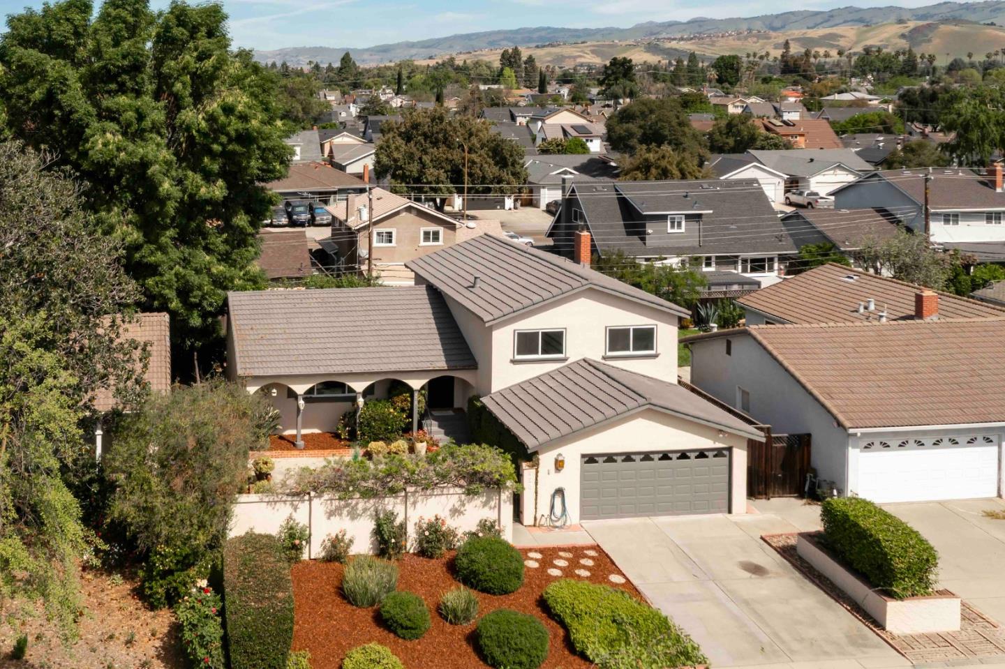 Detail Gallery Image 3 of 30 For 271 Copco Ln, San Jose,  CA 95123 - 4 Beds | 2/1 Baths