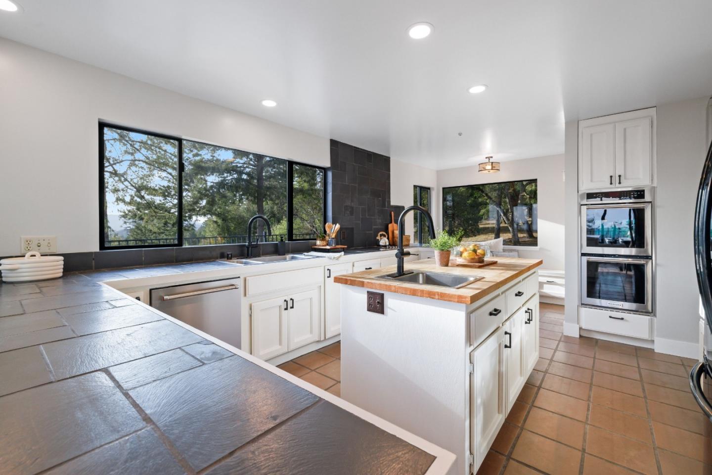 Detail Gallery Image 4 of 59 For 1380 Weston Ridge Rd, Scotts Valley,  CA 95066 - 3 Beds | 2/1 Baths