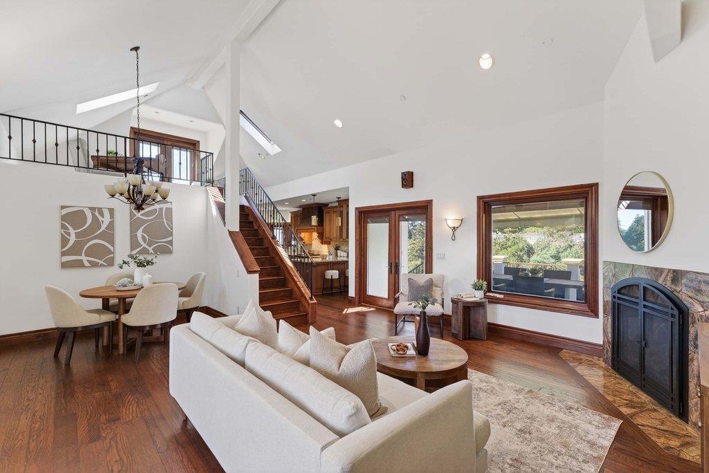 Detail Gallery Image 12 of 64 For 41 S Circle Dr, Santa Cruz,  CA 95060 - 4 Beds | 3/1 Baths