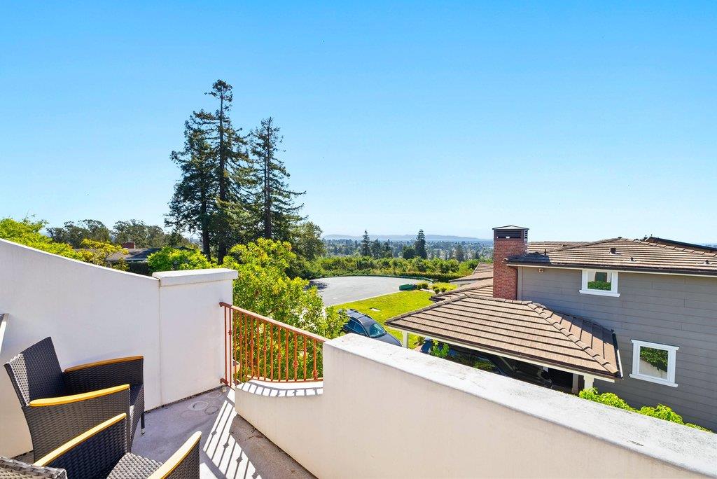 Detail Gallery Image 25 of 64 For 41 S Circle Dr, Santa Cruz,  CA 95060 - 4 Beds | 3/1 Baths