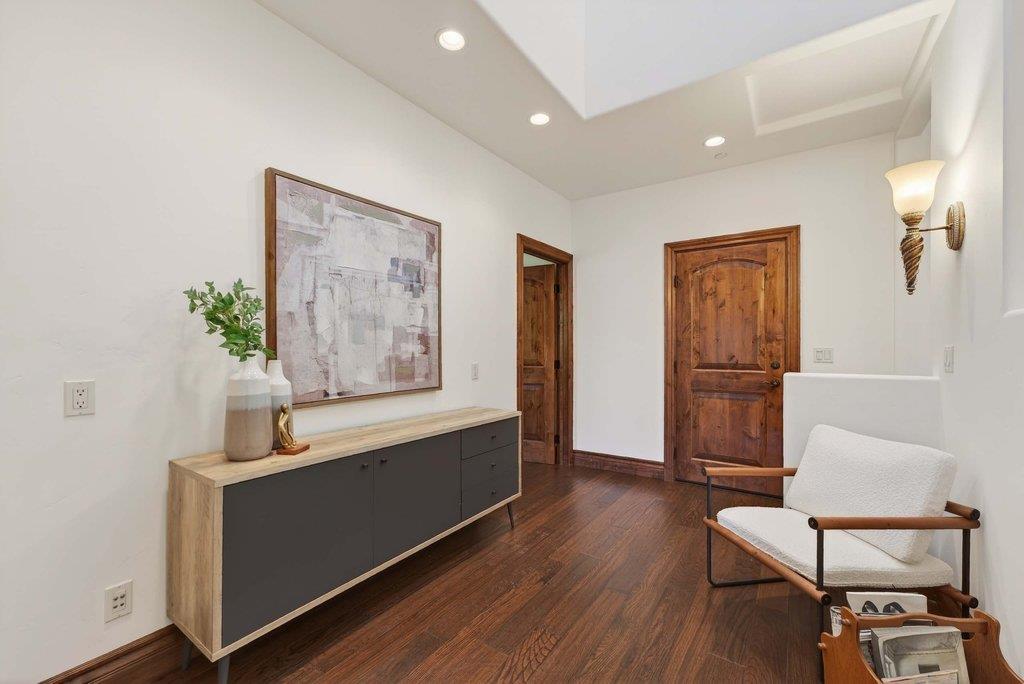 Detail Gallery Image 32 of 64 For 41 S Circle Dr, Santa Cruz,  CA 95060 - 4 Beds | 3/1 Baths