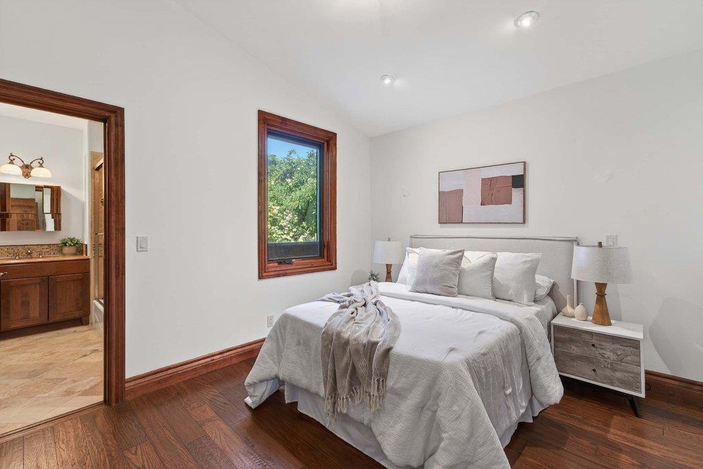 Detail Gallery Image 33 of 64 For 41 S Circle Dr, Santa Cruz,  CA 95060 - 4 Beds | 3/1 Baths