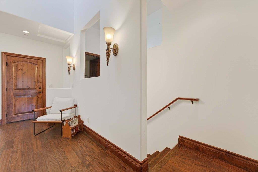 Detail Gallery Image 37 of 64 For 41 S Circle Dr, Santa Cruz,  CA 95060 - 4 Beds | 3/1 Baths