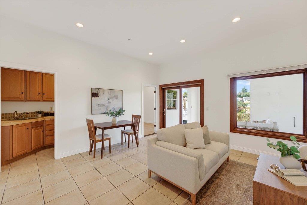 Detail Gallery Image 39 of 64 For 41 S Circle Dr, Santa Cruz,  CA 95060 - 4 Beds | 3/1 Baths