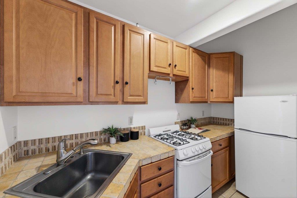 Detail Gallery Image 40 of 64 For 41 S Circle Dr, Santa Cruz,  CA 95060 - 4 Beds | 3/1 Baths