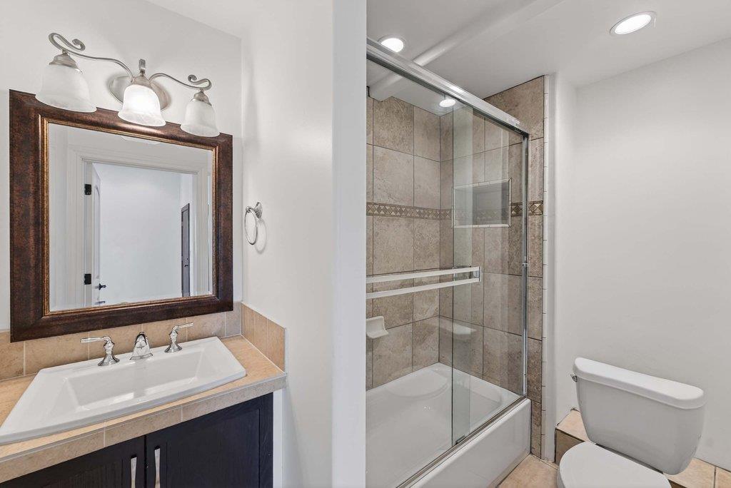 Detail Gallery Image 42 of 64 For 41 S Circle Dr, Santa Cruz,  CA 95060 - 4 Beds | 3/1 Baths