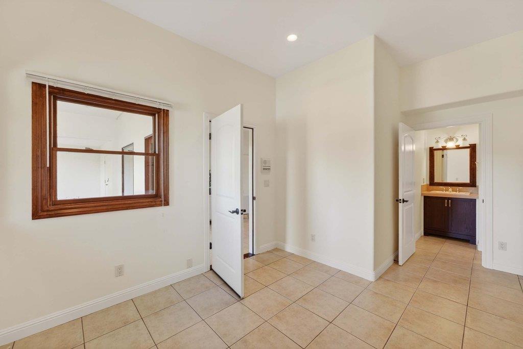 Detail Gallery Image 43 of 64 For 41 S Circle Dr, Santa Cruz,  CA 95060 - 4 Beds | 3/1 Baths