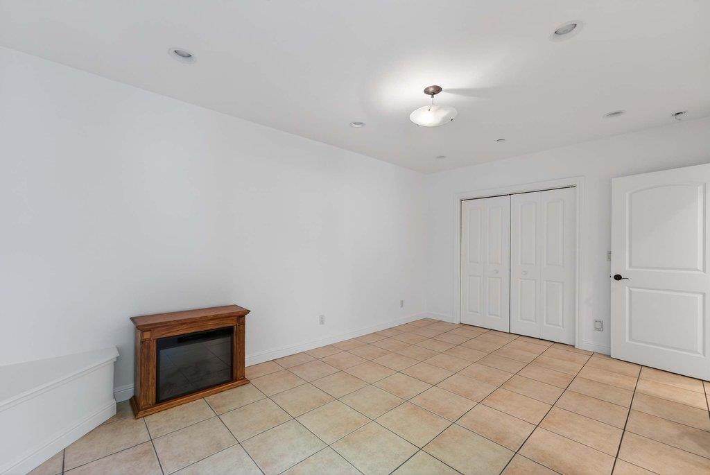 Detail Gallery Image 46 of 64 For 41 S Circle Dr, Santa Cruz,  CA 95060 - 4 Beds | 3/1 Baths