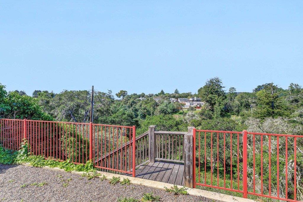 Detail Gallery Image 49 of 64 For 41 S Circle Dr, Santa Cruz,  CA 95060 - 4 Beds | 3/1 Baths