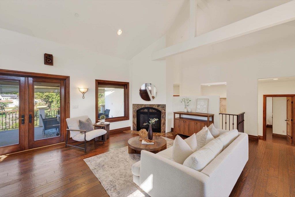 Detail Gallery Image 9 of 64 For 41 S Circle Dr, Santa Cruz,  CA 95060 - 4 Beds | 3/1 Baths