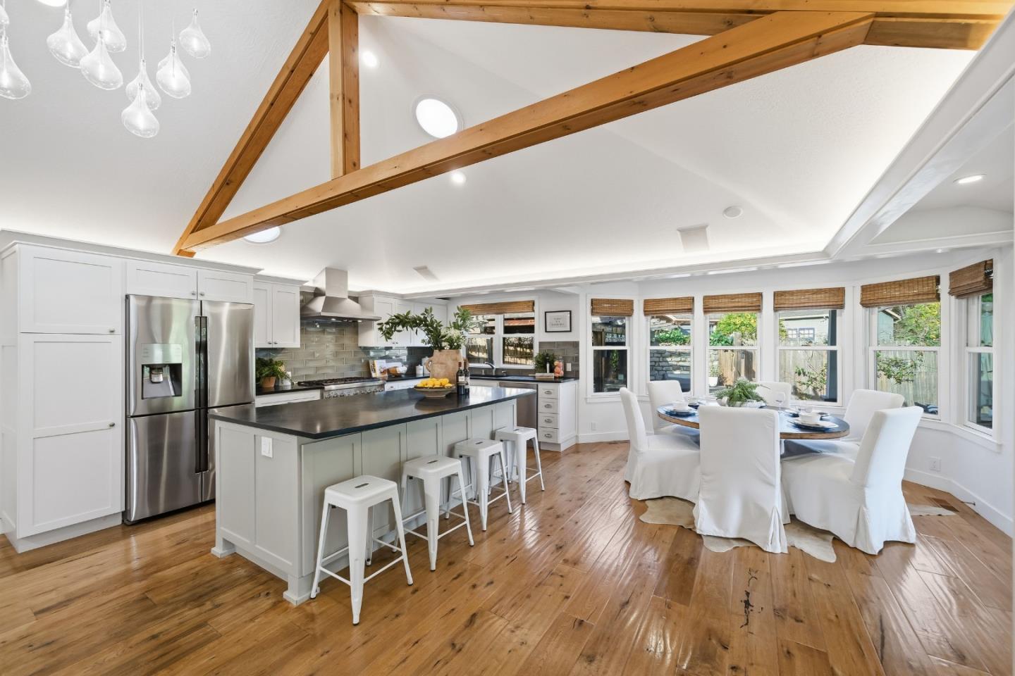 Detail Gallery Image 11 of 65 For 810 Glencrag Way, Woodside,  CA 94062 - 4 Beds | 4 Baths