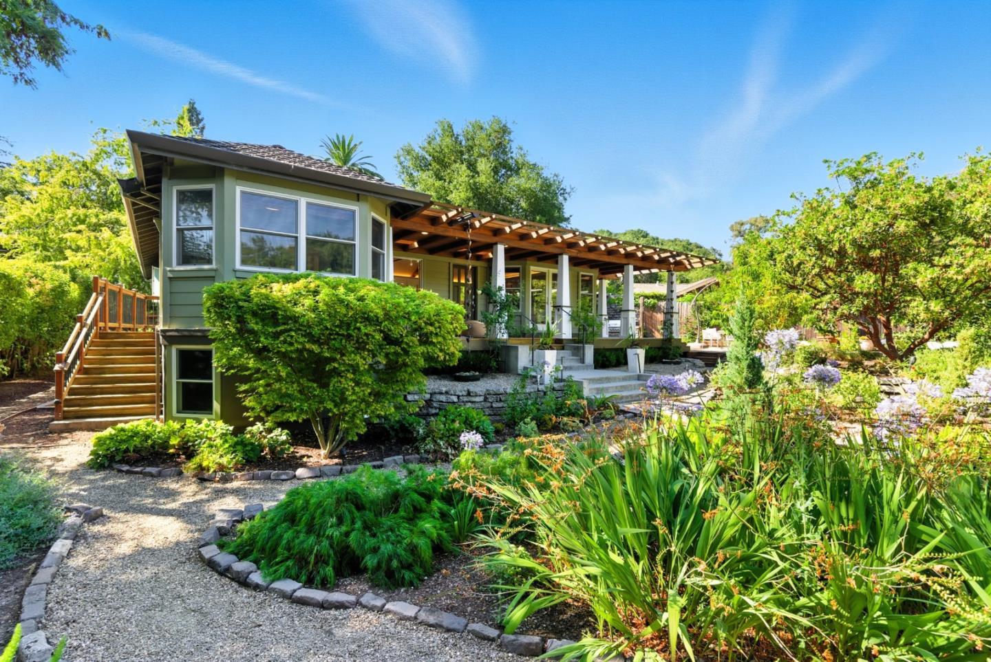 Detail Gallery Image 3 of 65 For 810 Glencrag Way, Woodside,  CA 94062 - 4 Beds | 4 Baths