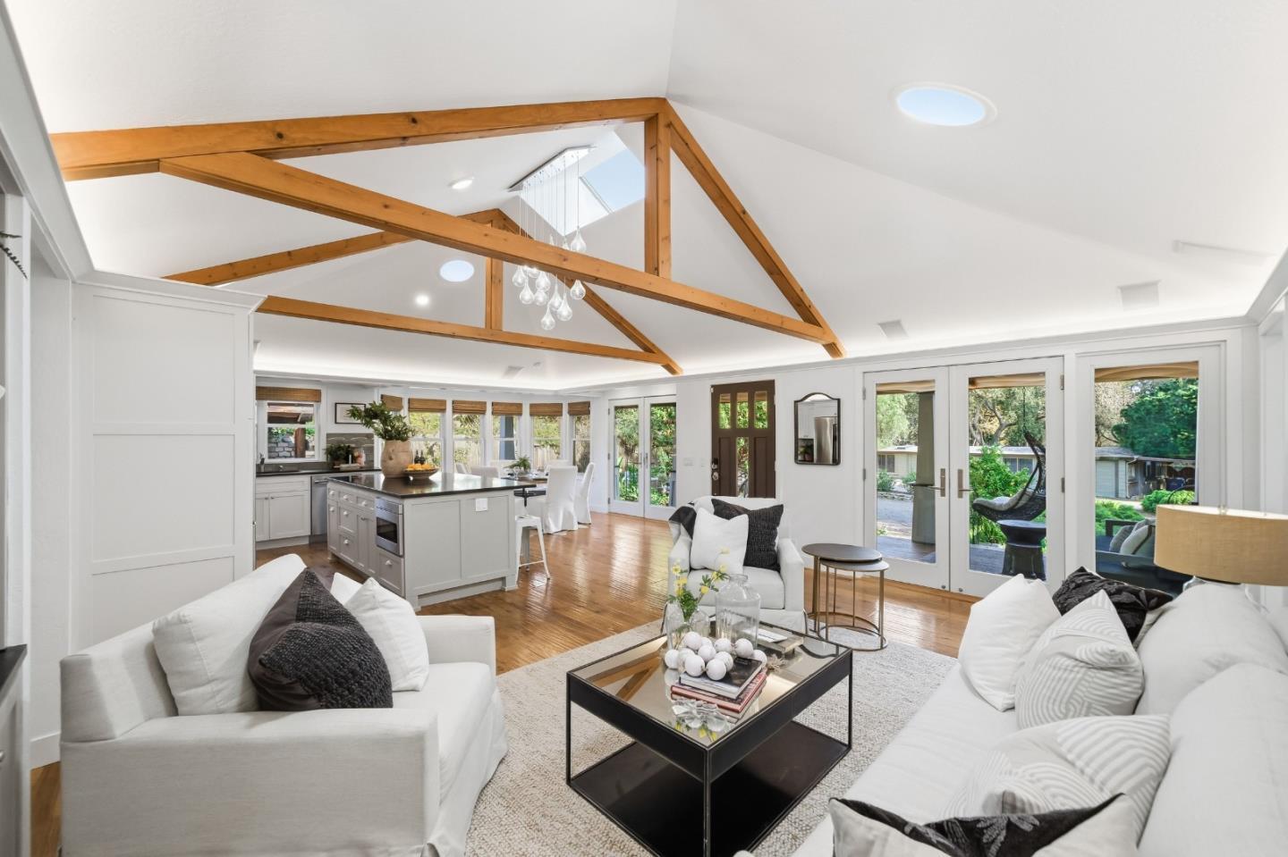 Detail Gallery Image 9 of 65 For 810 Glencrag Way, Woodside,  CA 94062 - 4 Beds | 4 Baths