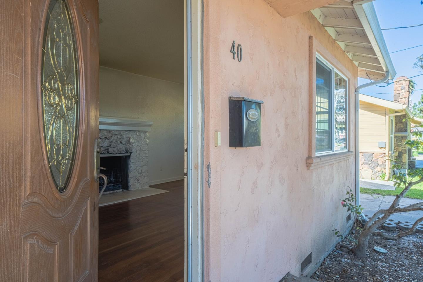 Detail Gallery Image 3 of 28 For 40 Oak, Salinas,  CA 93901 - 3 Beds | 2 Baths