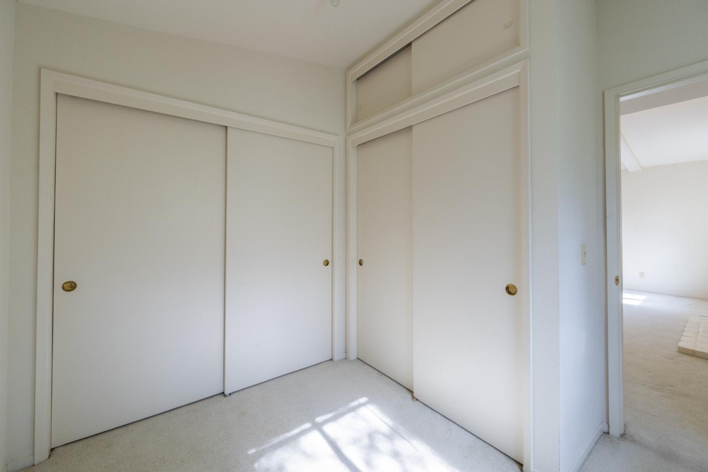 Detail Gallery Image 12 of 22 For 209 Hacienda Carmel, Carmel,  CA 93923 - 2 Beds | 2 Baths