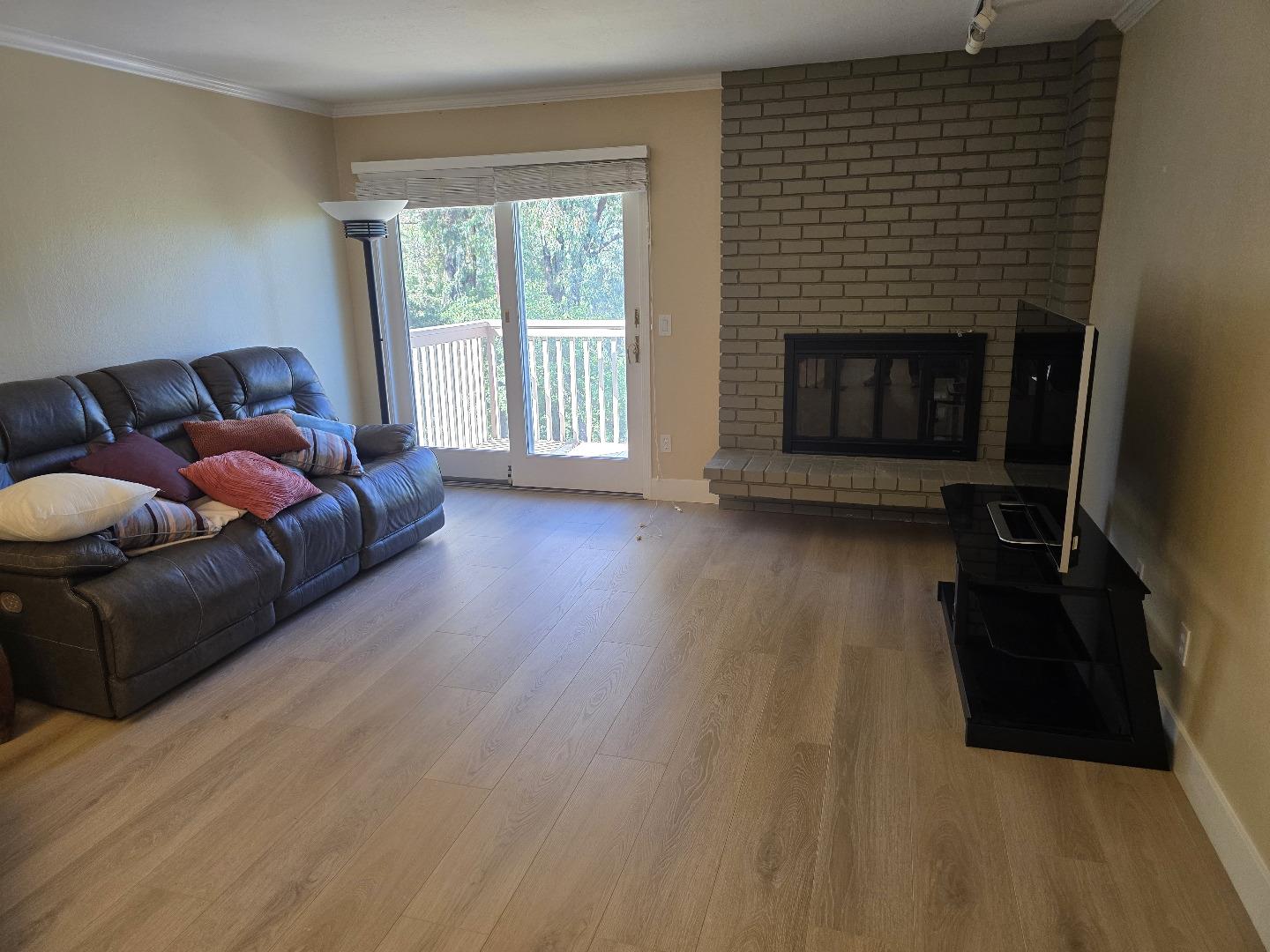 Detail Gallery Image 13 of 17 For 127 Puesta Del Sol, Los Gatos,  CA 95032 - 3 Beds | 2/1 Baths