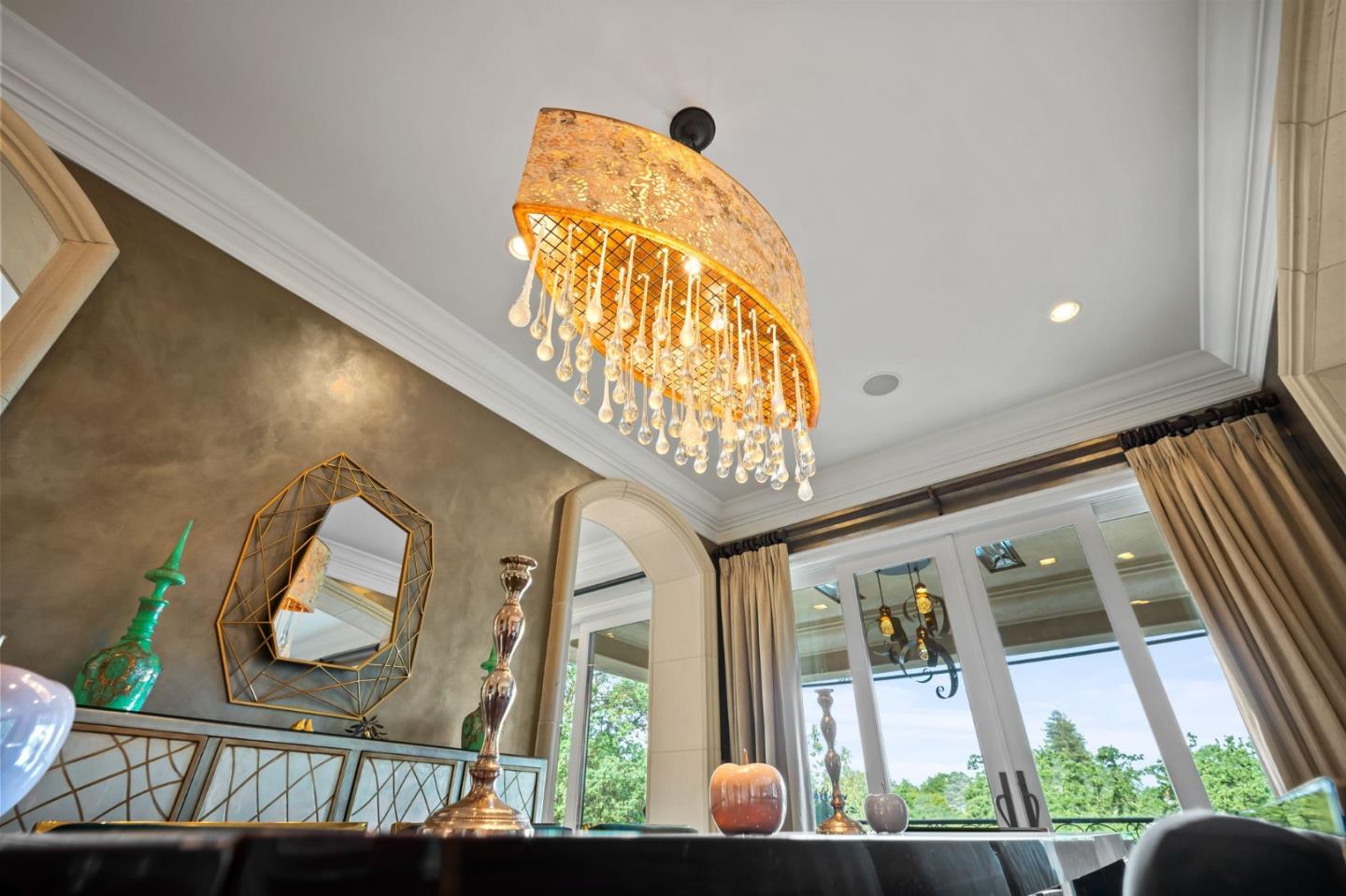 Detail Gallery Image 14 of 86 For 15301 Robin Anne Ln, Monte Sereno,  CA 95030 - 5 Beds | 7/1 Baths