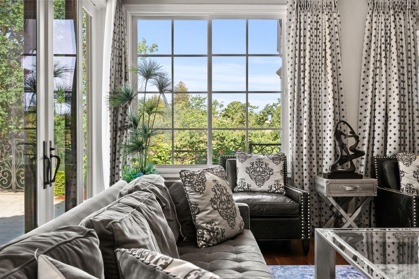 Detail Gallery Image 21 of 86 For 15301 Robin Anne Ln, Monte Sereno,  CA 95030 - 5 Beds | 7/1 Baths