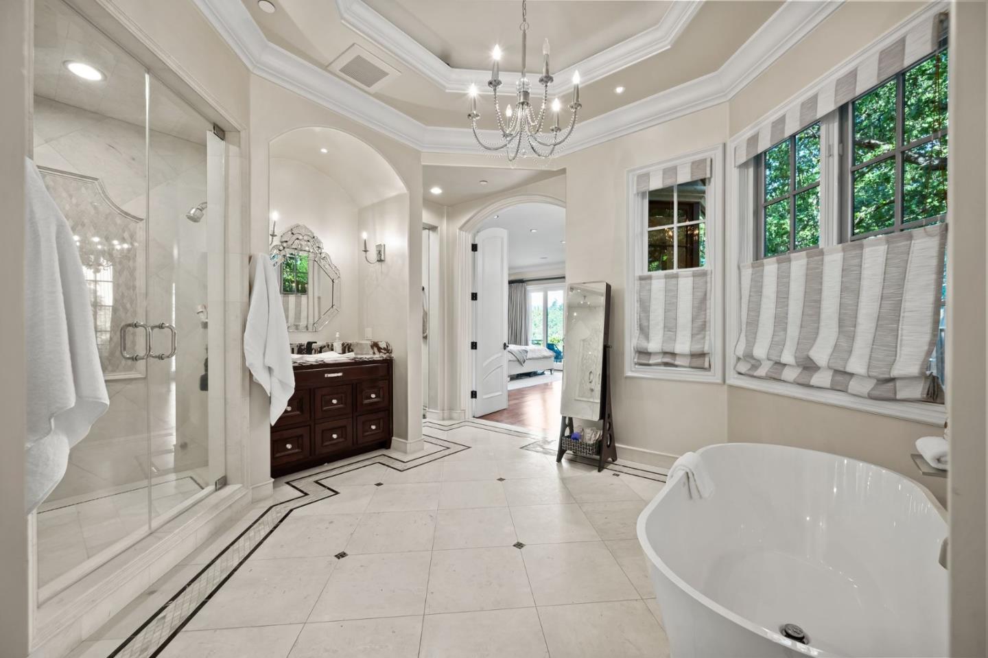 Detail Gallery Image 27 of 86 For 15301 Robin Anne Ln, Monte Sereno,  CA 95030 - 5 Beds | 7/1 Baths