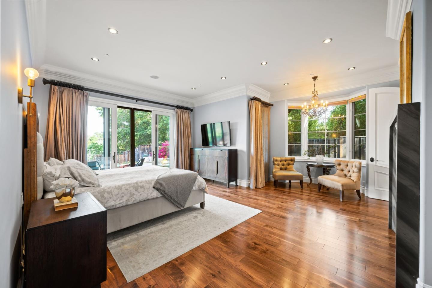 Detail Gallery Image 31 of 86 For 15301 Robin Anne Ln, Monte Sereno,  CA 95030 - 5 Beds | 7/1 Baths