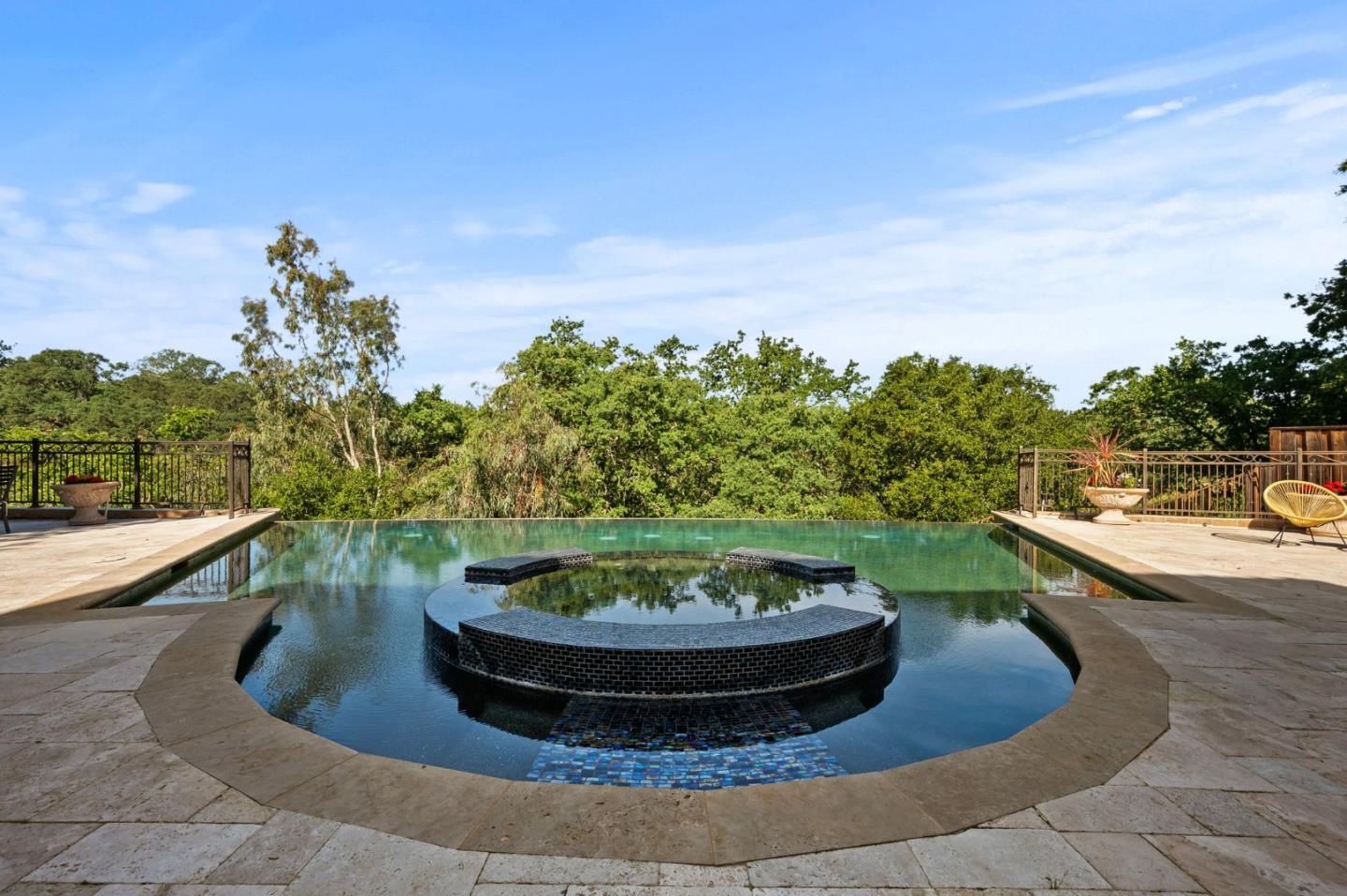 Detail Gallery Image 5 of 13 For 15301 Robin Anne Ln, Monte Sereno,  CA 95030 - 5 Beds | 7/1 Baths