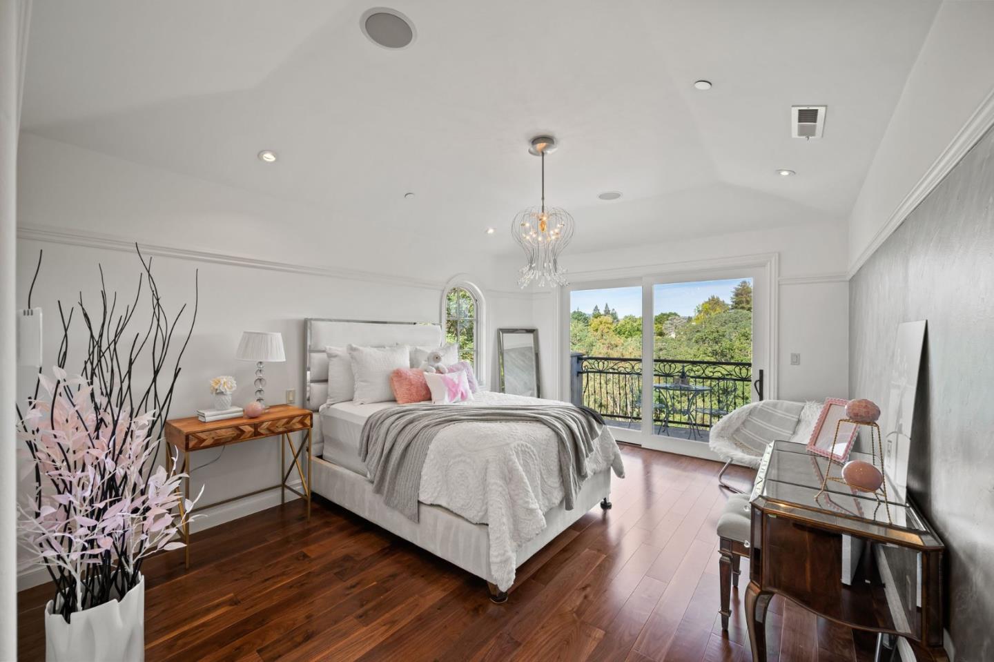 Detail Gallery Image 52 of 86 For 15301 Robin Anne Ln, Monte Sereno,  CA 95030 - 5 Beds | 7/1 Baths