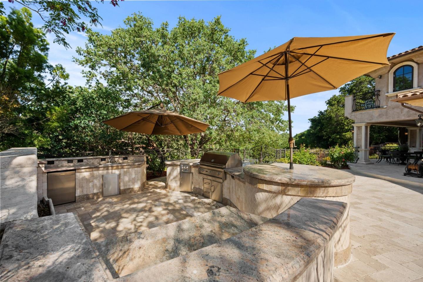 Detail Gallery Image 64 of 86 For 15301 Robin Anne Ln, Monte Sereno,  CA 95030 - 5 Beds | 7/1 Baths