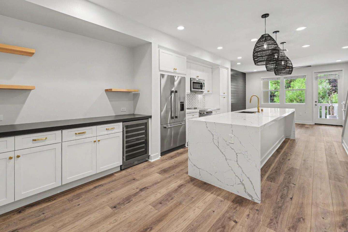 Detail Gallery Image 10 of 22 For 1109 Makena Way, Oceanside,  CA 92054 - 3 Beds | 3 Baths