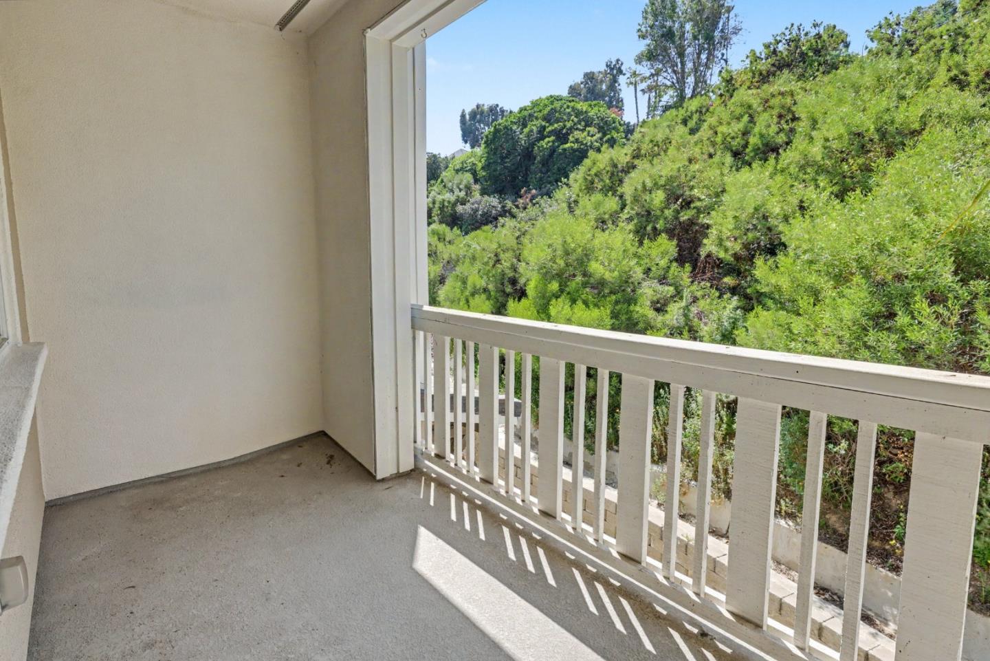 Detail Gallery Image 13 of 22 For 1109 Makena Way, Oceanside,  CA 92054 - 3 Beds | 3 Baths