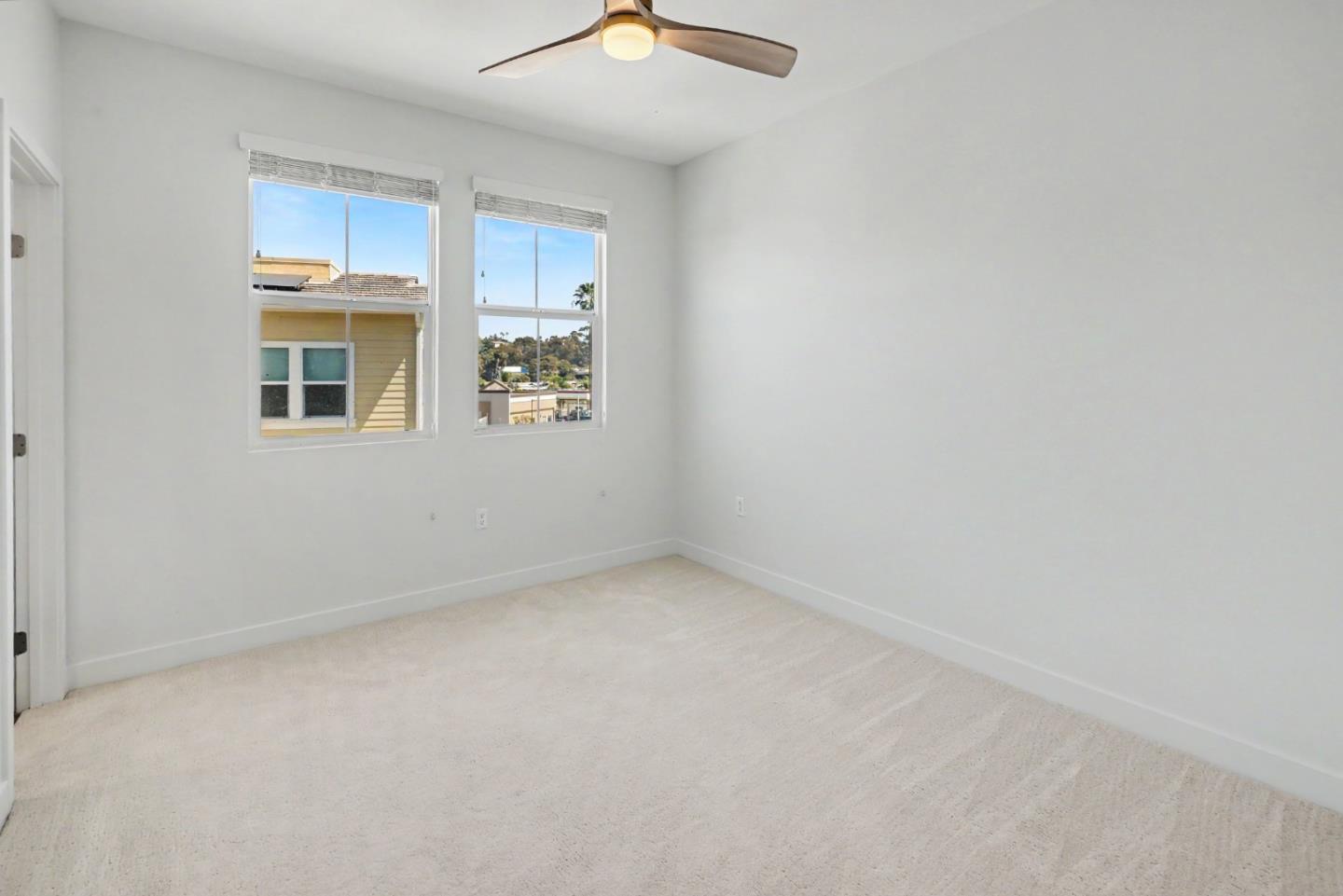 Detail Gallery Image 19 of 22 For 1109 Makena Way, Oceanside,  CA 92054 - 3 Beds | 3 Baths