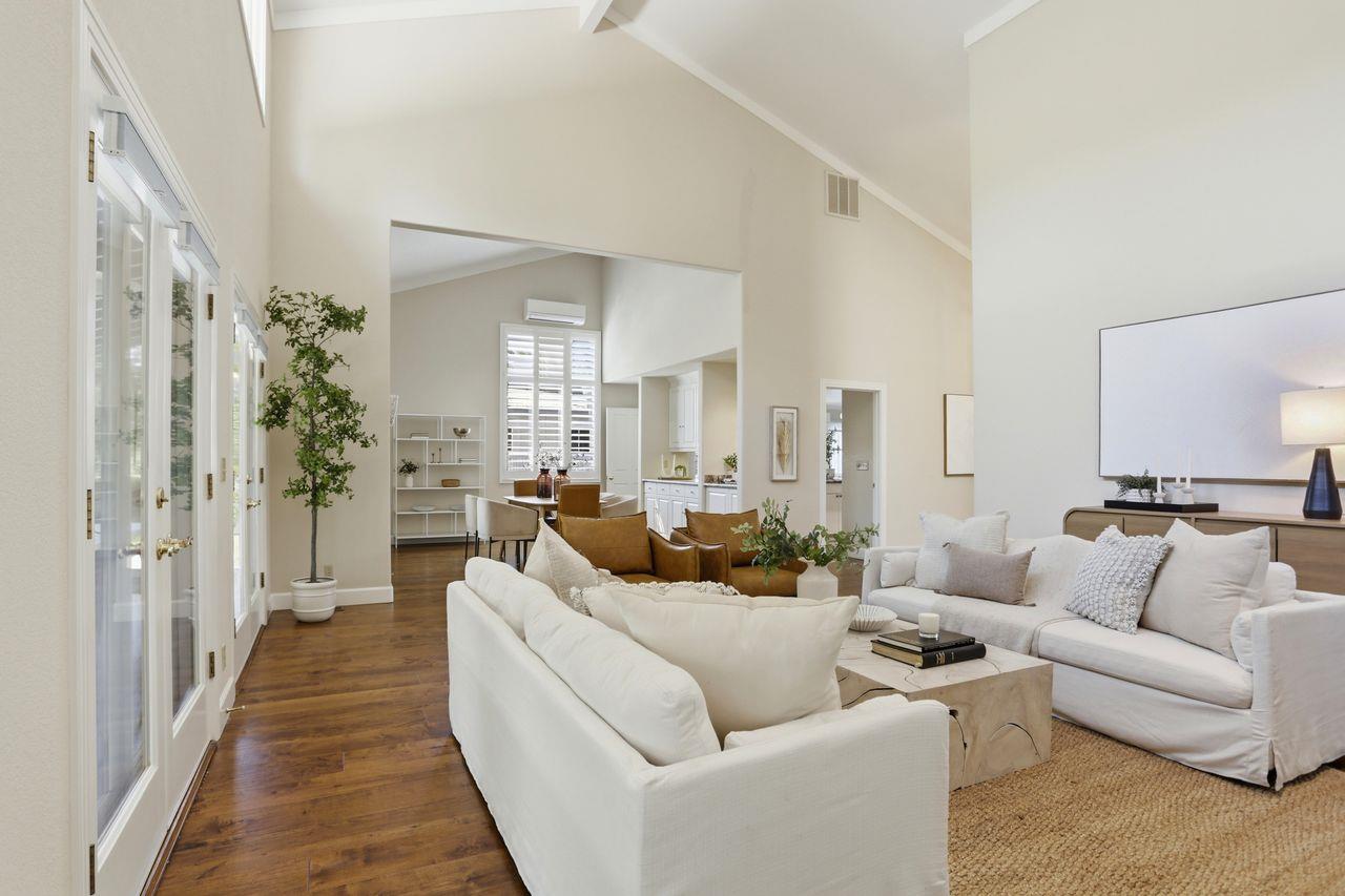 Detail Gallery Image 10 of 47 For 25381 Markham Ln, Salinas,  CA 93908 - 3 Beds | 2/2 Baths